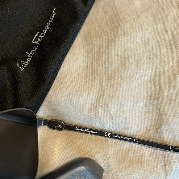 SALVATORE FERRAGAMO SUNGLASSES - Picture 5 of 7